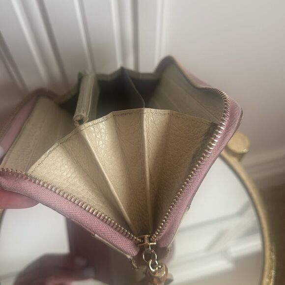 Gucci Vintage Pink and Cream Zip Around Wallet with Bamboo Tassel - Picture 11 of 17